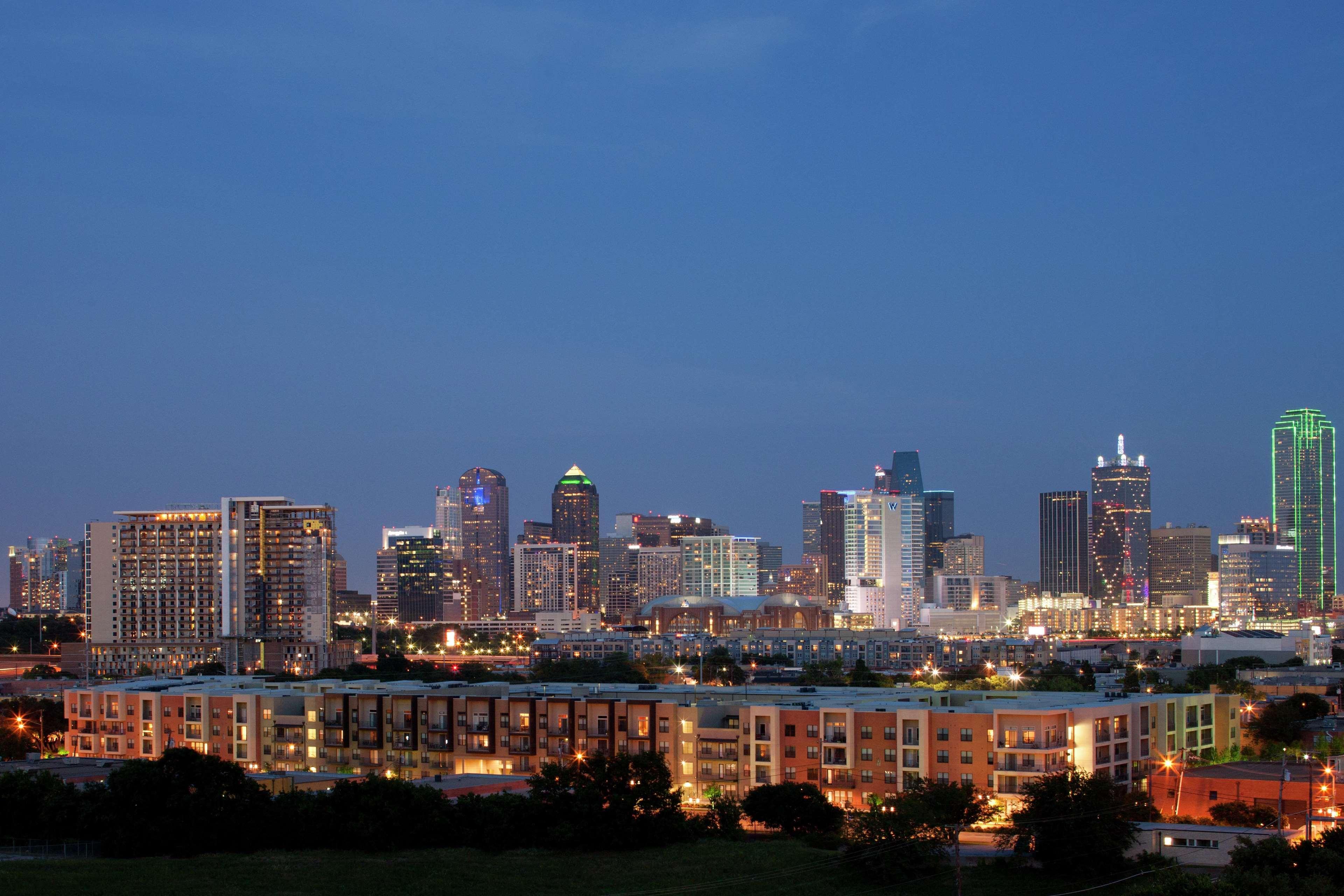 Doubletree By Hilton Dallas Market Center Dış mekan fotoğraf