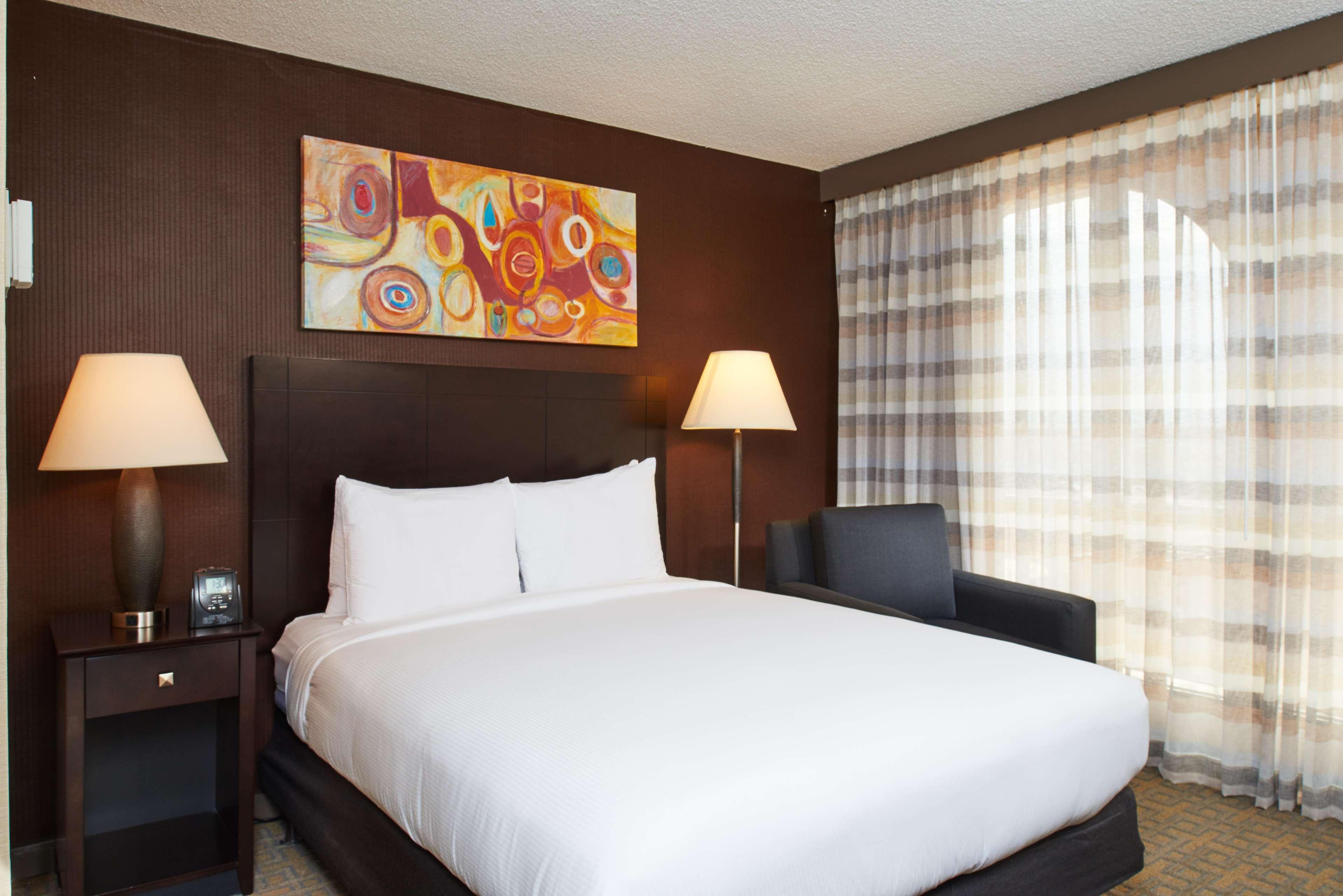 Doubletree By Hilton Dallas Market Center Dış mekan fotoğraf