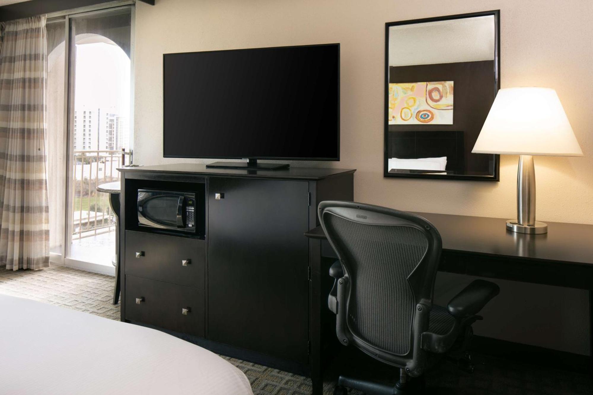 Doubletree By Hilton Dallas Market Center Dış mekan fotoğraf