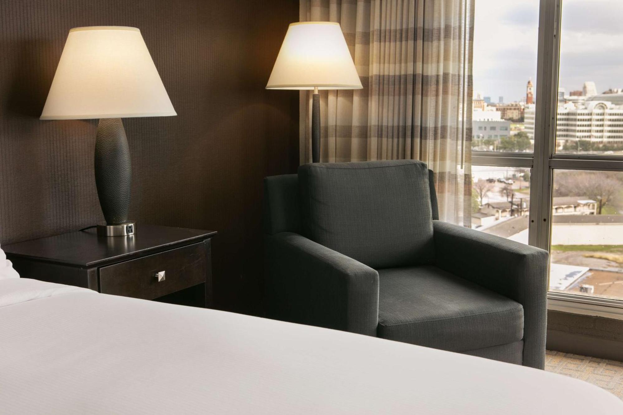 Doubletree By Hilton Dallas Market Center Dış mekan fotoğraf