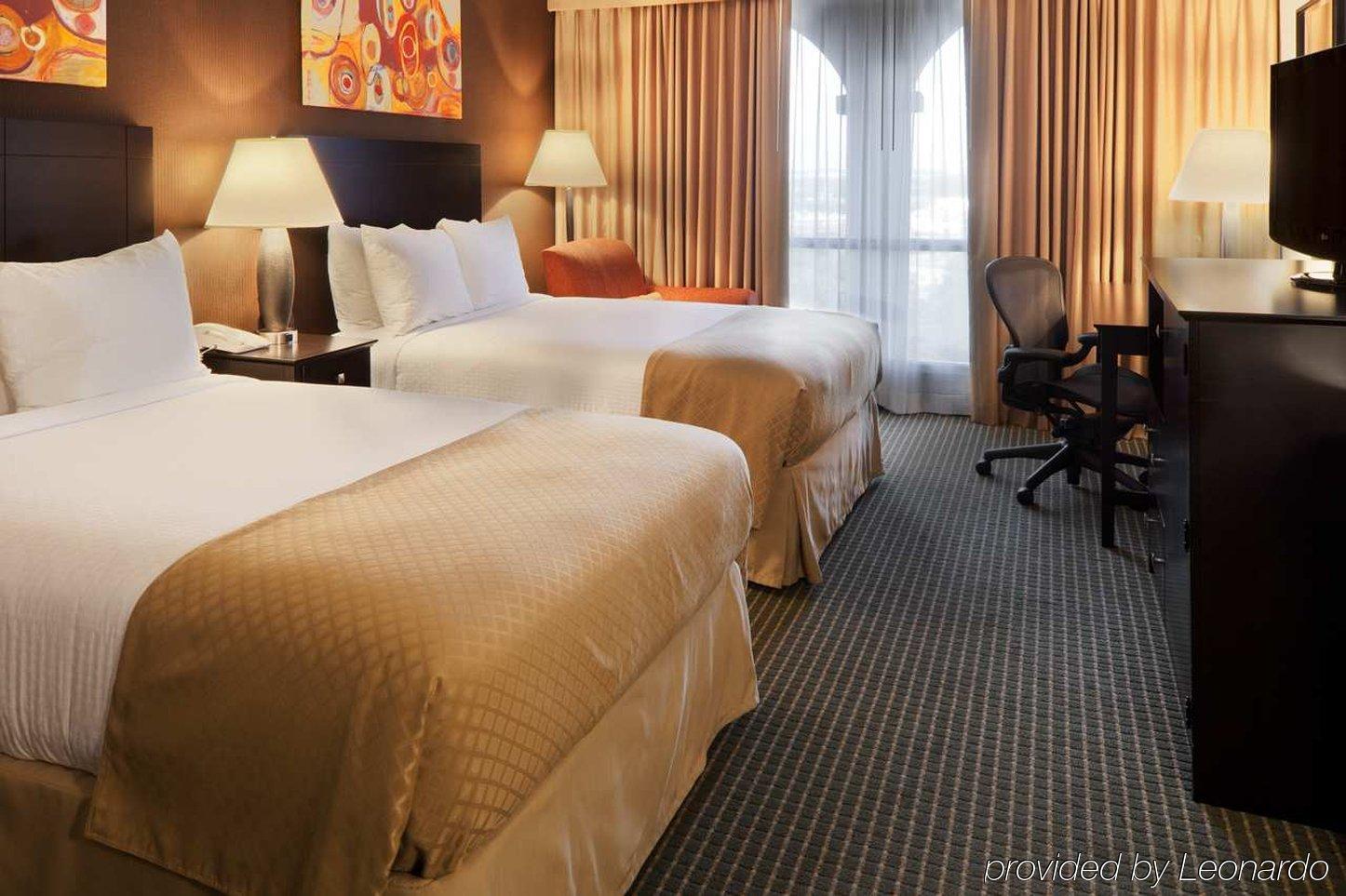 Doubletree By Hilton Dallas Market Center Oda fotoğraf