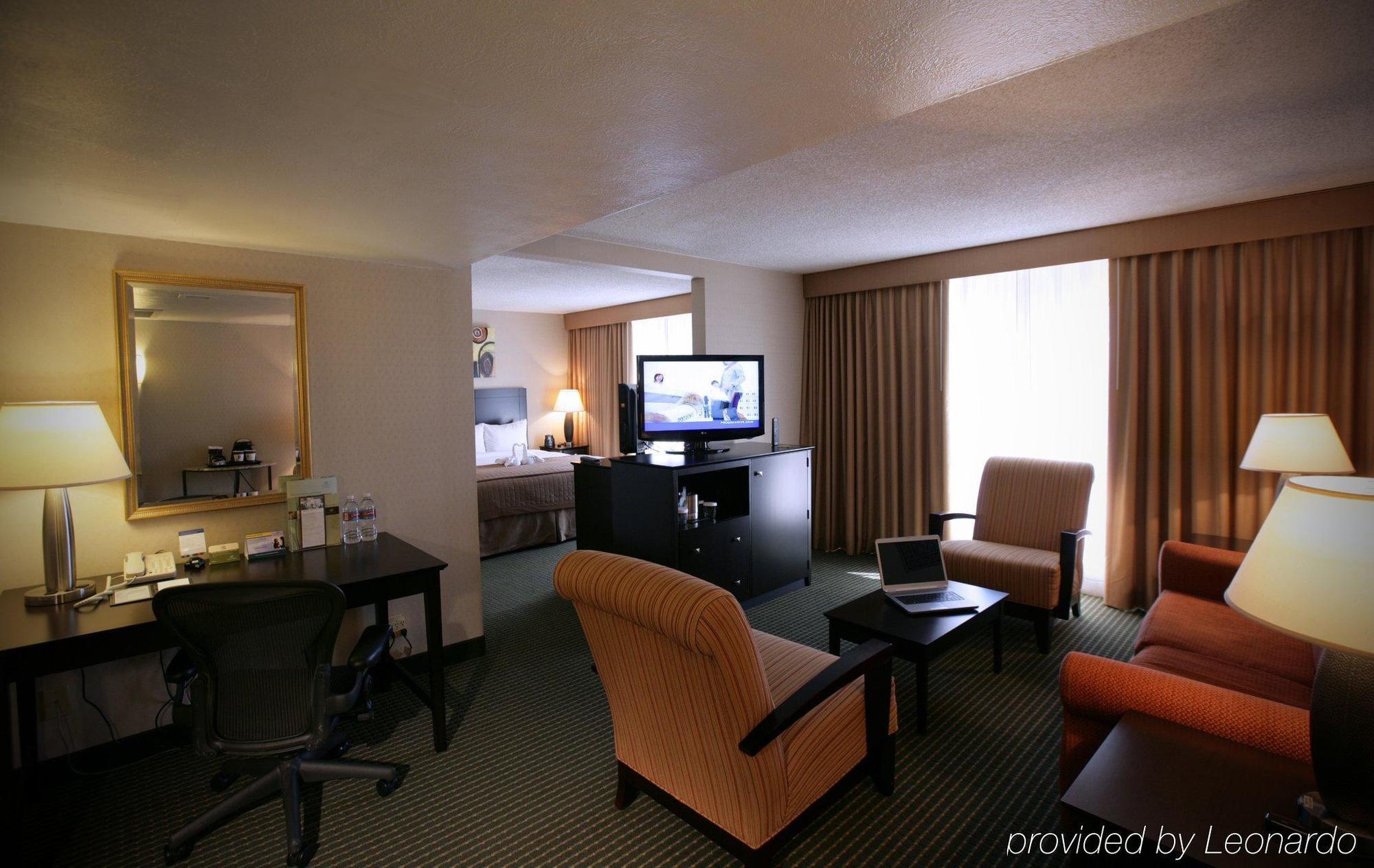 Doubletree By Hilton Dallas Market Center Oda fotoğraf