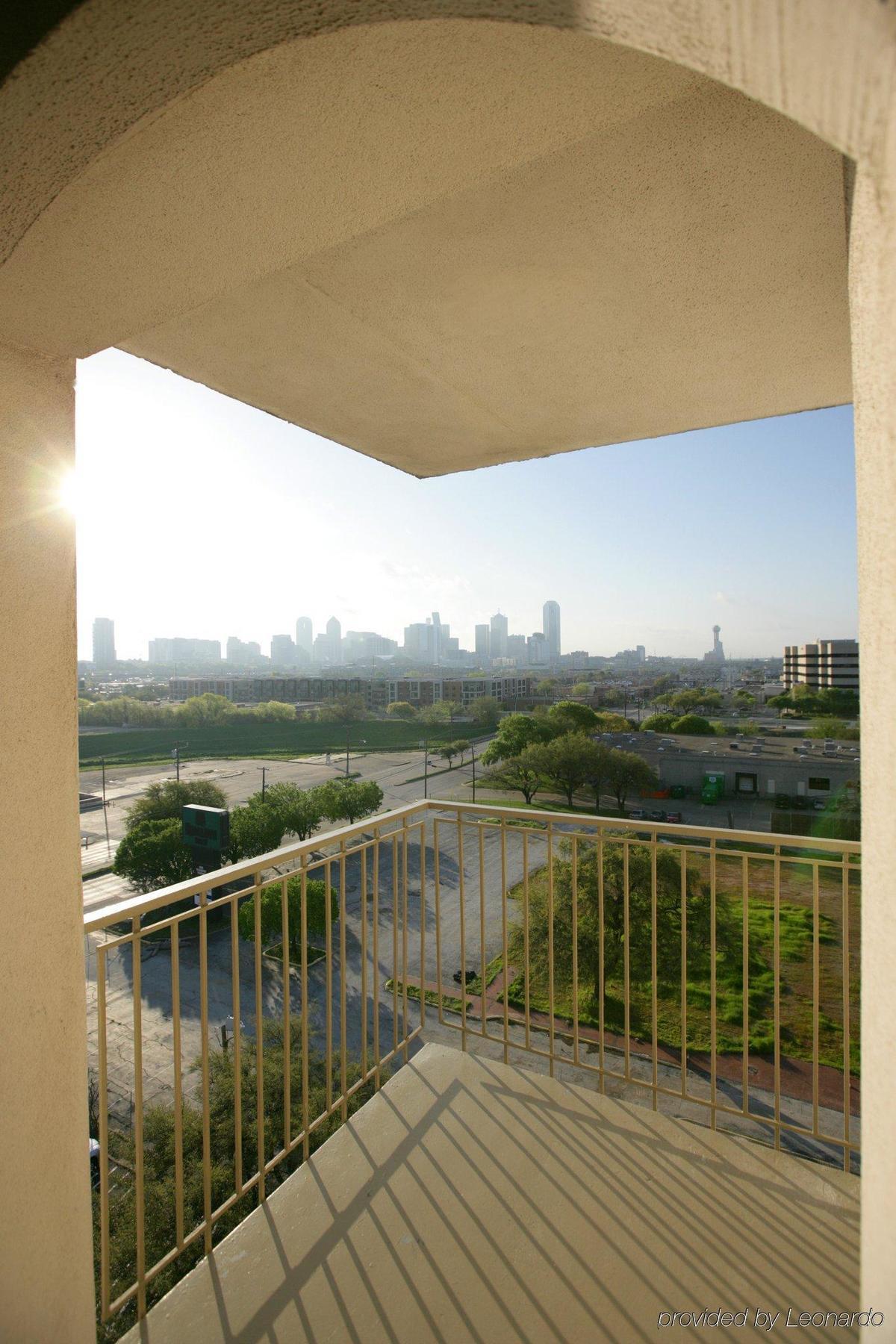Doubletree By Hilton Dallas Market Center Oda fotoğraf