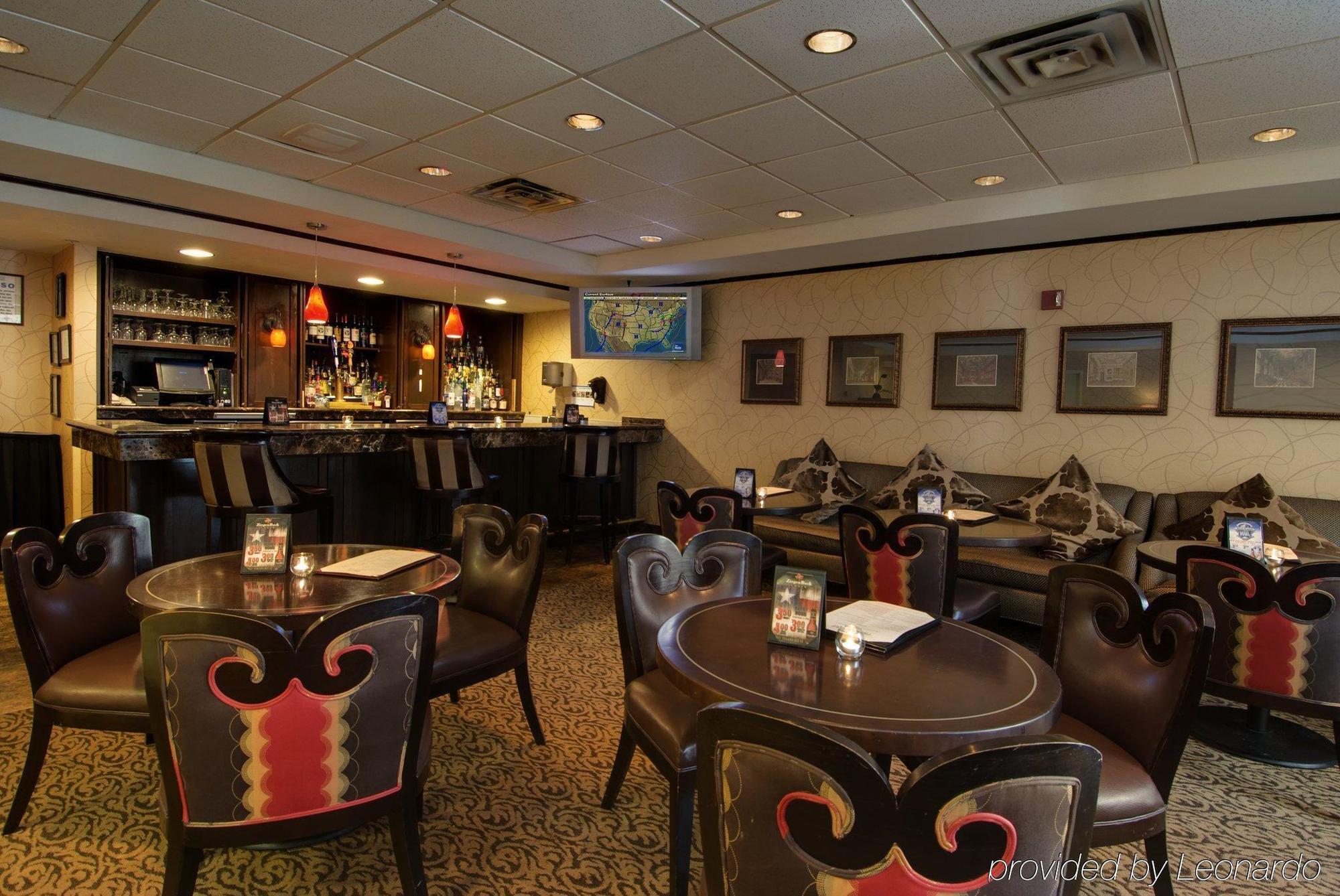 Doubletree By Hilton Dallas Market Center Restoran fotoğraf