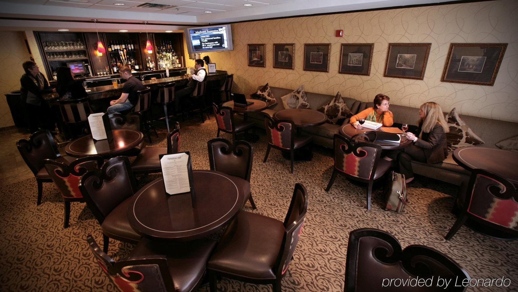 Doubletree By Hilton Dallas Market Center Restoran fotoğraf